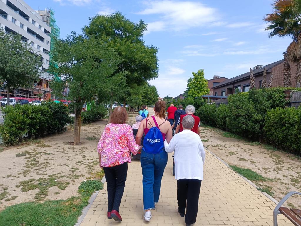 Valdeluz celebra el día mundial del paseo